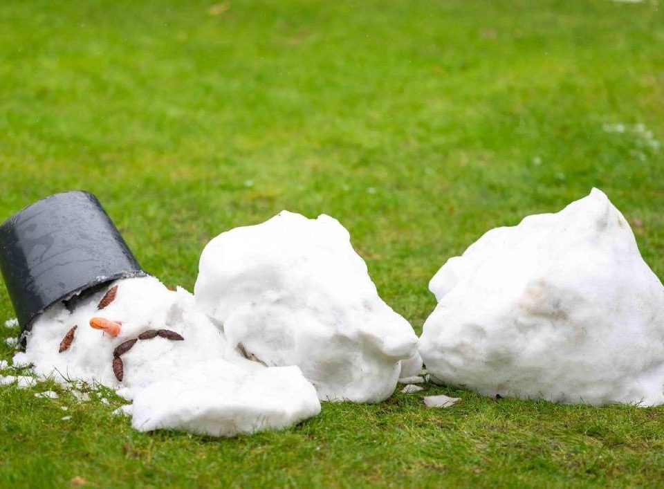 Snowman broken because of Snowstorm